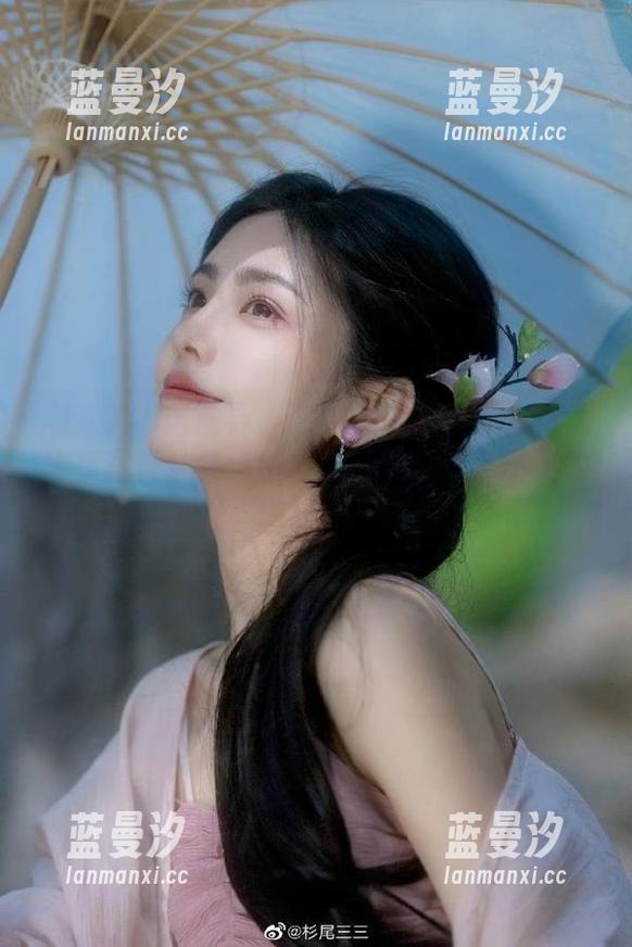 XIAOYU语画界 - 视频到照片：杨晨晨的剧情写真合集与图集，记录下每个动人的瞬间.txt