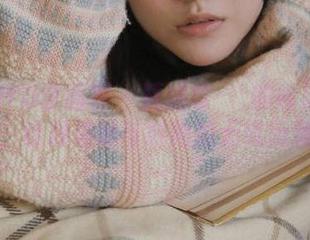 XIAOYU语画界 – 精选章芃芃的棉袜写真作品，诠释温暖与时尚的无缝衔接.txt