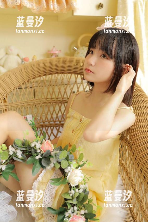 Xiuren秀人网 - Cherry樱桃酱礼服写真精选原图：让我们一起领略她的独特风格.txt