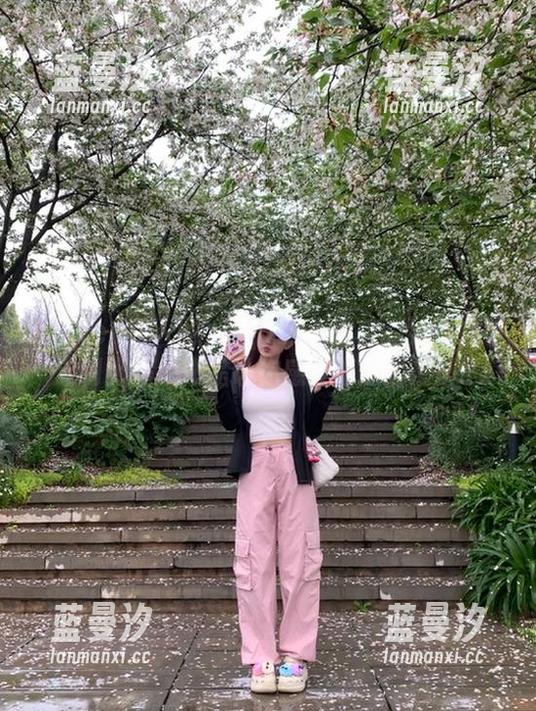Xiuren秀人网 - MODEL伊若的独特之旅：定制比基尼作品让你感受海边的浪漫.txt