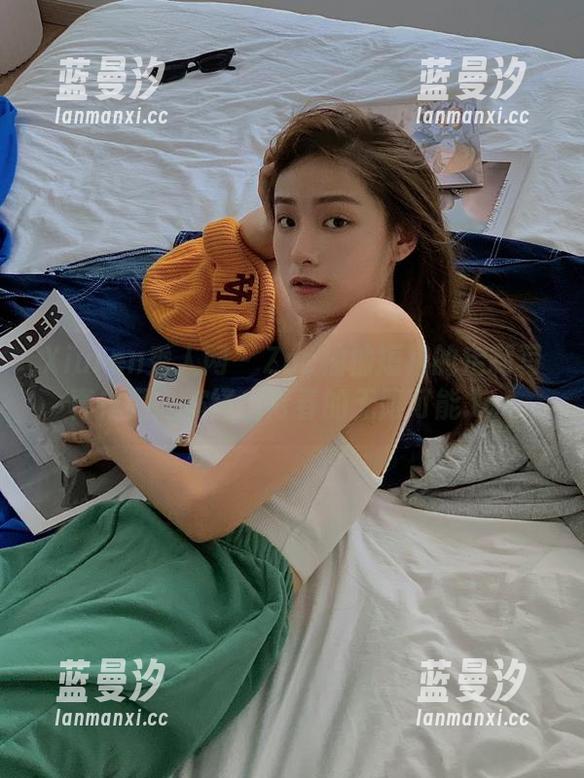 Xiuren秀人网 - Zoe柚柚短裙的定制写真作品，演绎出青春的无限可能.txt