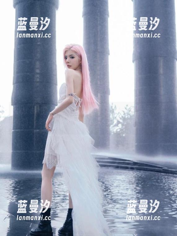 Xiuren秀人网 - 养乐多DoDo温柔写真作品集：感受高清影像中的细腻与情感.txt