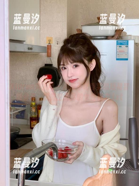 Xiuren秀人网 - 周周不吃香菜的短裙套图分享，流露出无尽的女性魅力.txt