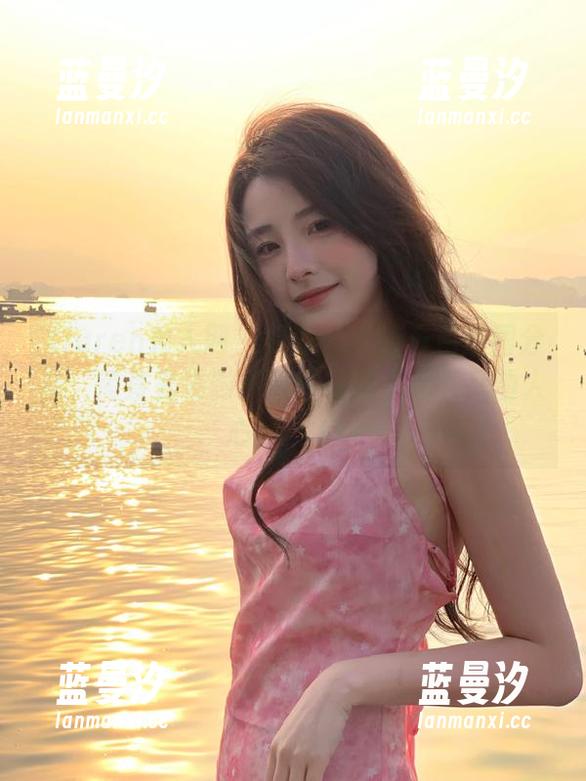 Xiuren秀人网-夏雪爱 Xiuren秀人网 - 夏雪爱全新白色原图分享,简直是摄影界的白玫瑰,迷人又动人心弦!.txt