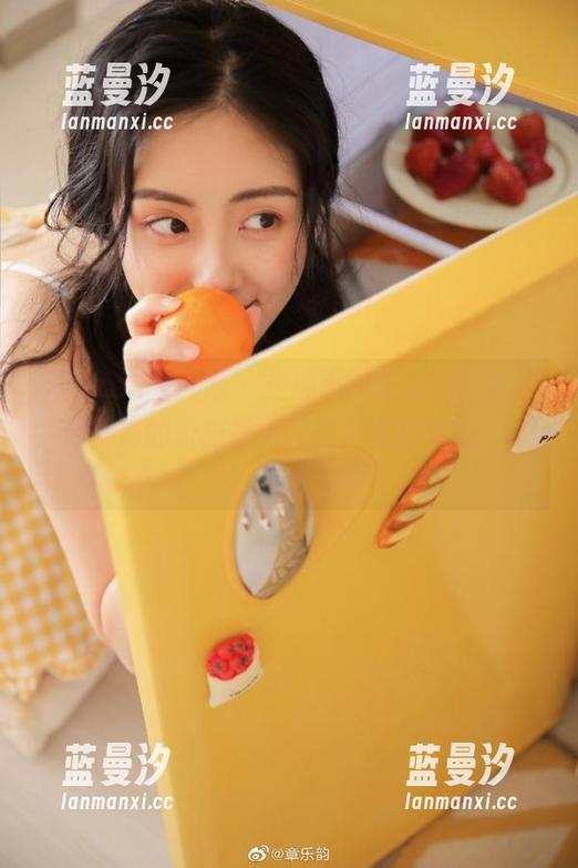 Xiuren秀人网 - 走进小夕Kitty的世界，体验她的粉色写真作品传递的情感！.txt