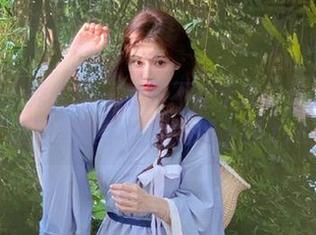 Xiuren秀人网 – 美丽不止于此：小尤奈高清写真集学姐篇震撼上线.txt