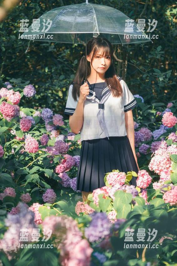 Xiuren秀人网 - 洒脱职场风，是小逗逗的高清办公室写真大曝光！.txt