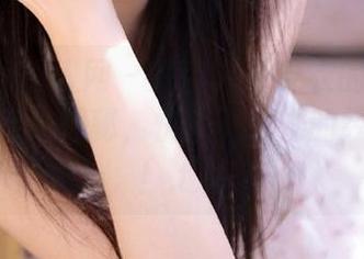 Xiuren秀人网 – 曦宝儿与皮衣的完美邂逅，图库大揭秘，快来下载她的经典画像！.txt