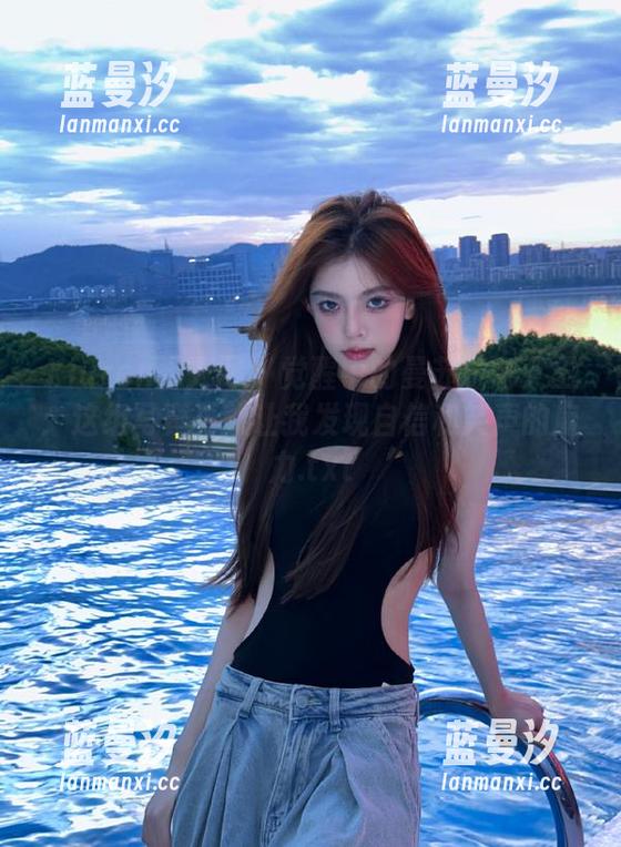 Xiuren秀人网 - 觉醒中的曼苏拉娜女王：这组写真更新让我发现自信和笑声的魔力.txt