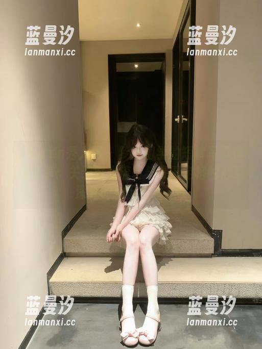Xiuren秀人网 - 梦然同学的短裤写真作品分享：关于时光流转与青春定格的心灵深处的那份感动.txt
