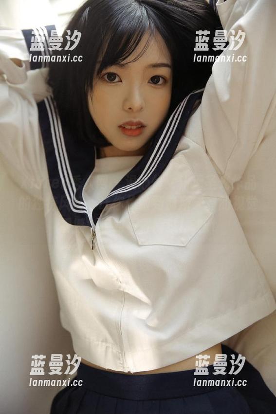 Xiuren秀人网 - 温心怡女仆无圣光作品的独特风格，让你体验到前所未有的视觉震撼，绝对不容错过！.txt