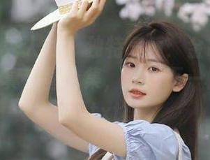 Xiuren秀人网 – 独特气质：金BABY吖的吊带写真套图合集，展现不一样的她！.txt