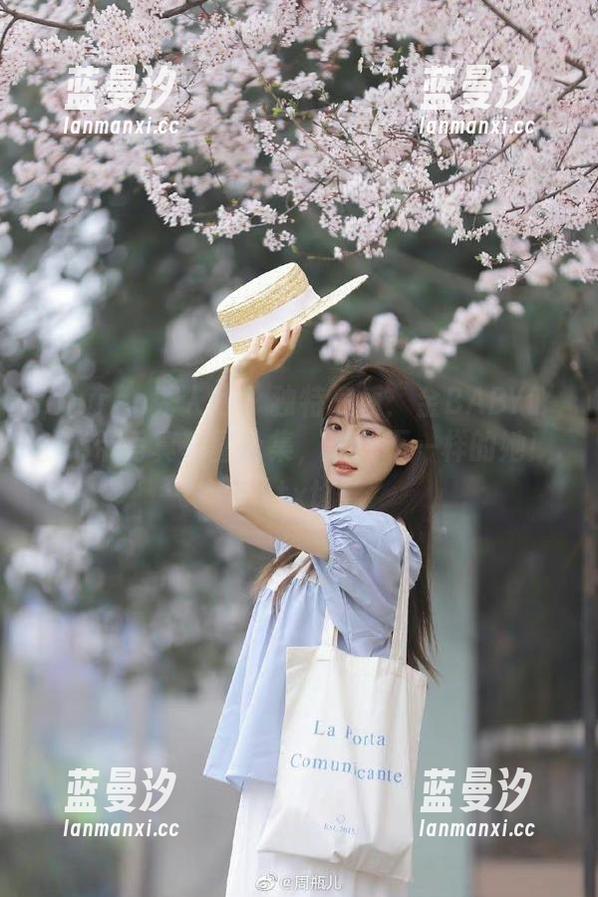 Xiuren秀人网 - 独特气质：金BABY吖的吊带写真套图合集，展现不一样的她！.txt