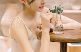Xiuren秀人网 – 紧急推送！雨瞳Yoyo少女最新福利图集，不容错过的写真盛宴.txt