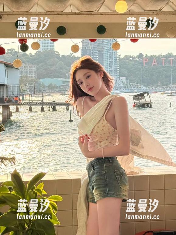 Xiuren秀人网 - 在冬季的魔力中，欣赏颖仪baby的圣诞全套写真图片.txt