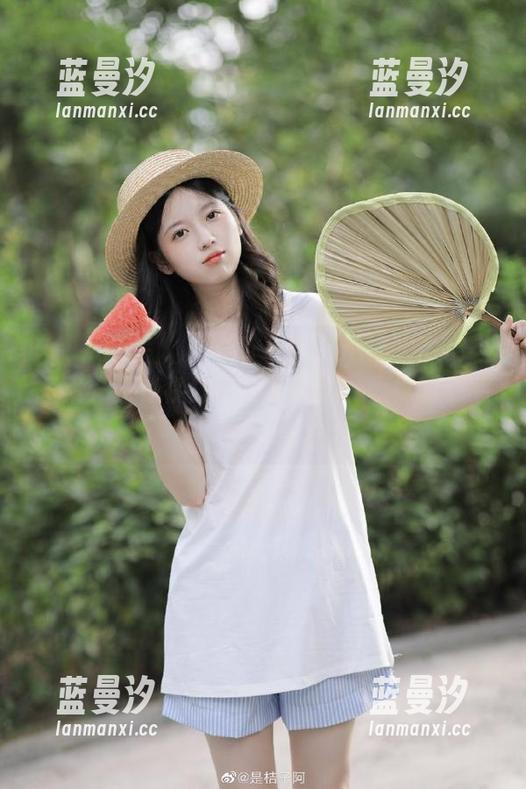 Xiuren秀人网 - 鱼子酱fish带来的毛衣图集：独特视角与风格资源，为你的灵感加油.txt