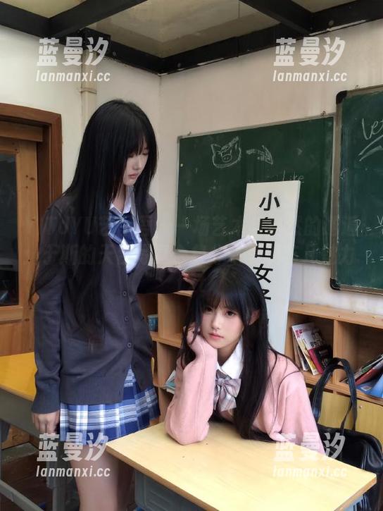 YITUYU艺图语 - 一场艺术与自然的邂逅：于斯的天台写真合集分享呈现非凡魅力.txt