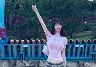 YouMi尤蜜荟 – 观看Angela小热巴演绎空姐风采，原图让你感受每一帧的细腻与美丽！.txt