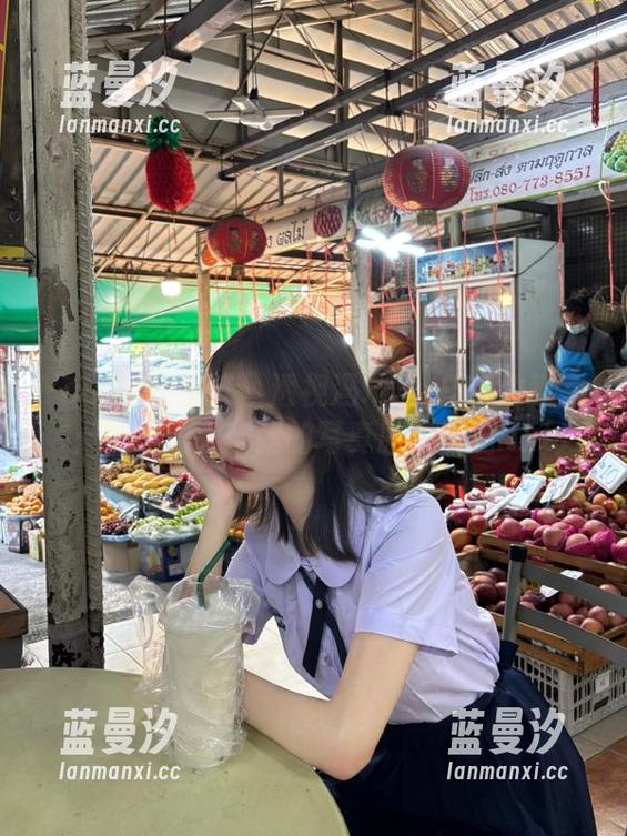 YouMi尤蜜荟 - 透视冯木木LRIS的教室：一组动人心弦的写真原图呈现.txt