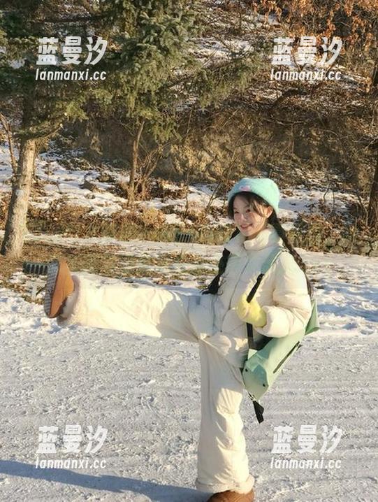 YouMi尤蜜荟 - 宋KiKi白裙写真专辑，独家美图与壁纸尽在此处等你欣赏.txt