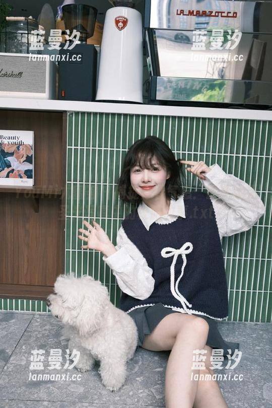 YouMi尤蜜荟 - 捕捉青春气息：田冰冰无圣光写真中的校服故事.txt
