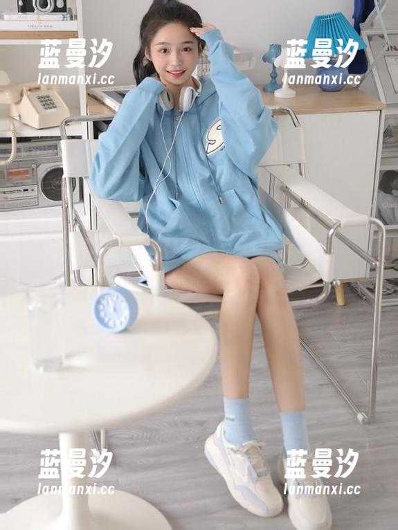 最新力作！asagiriai(爱ちゃん)制服自拍作品，cos风格大揭秘.txt