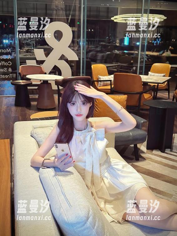 beautyleg - Celia白色系列：优雅图包与独特摄影合集一览无遗.txt