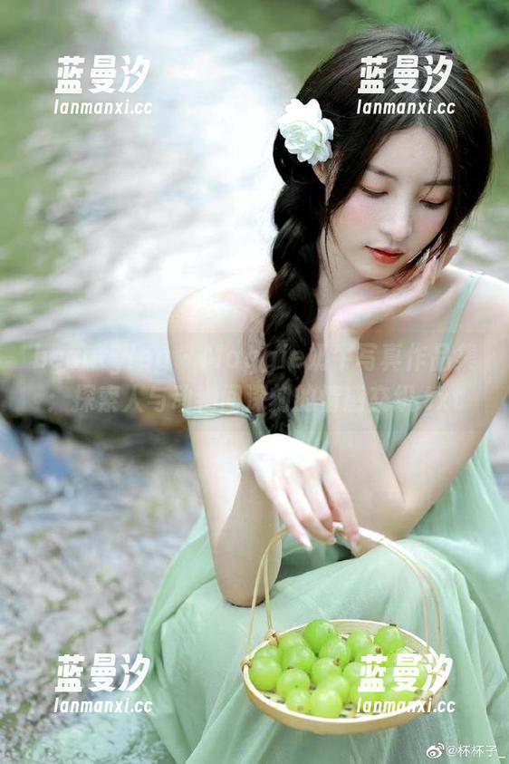 beautyleg - Maggie奶牛写真作品集：探索人与动物间深刻的情感交织.txt