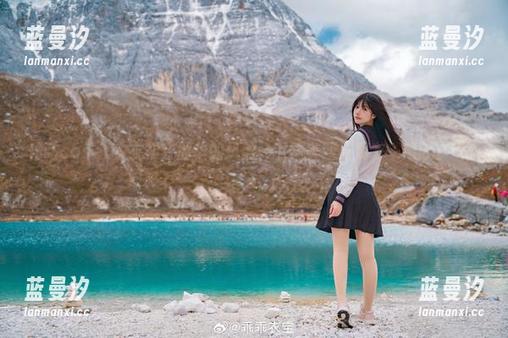 体验coser衣衣初音韶华的风韵，下载美图与朋友一起分享快乐！.txt