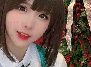 无圣光的浪漫时刻：miko酱ww展现洛天依旗袍的绝美美图.txt