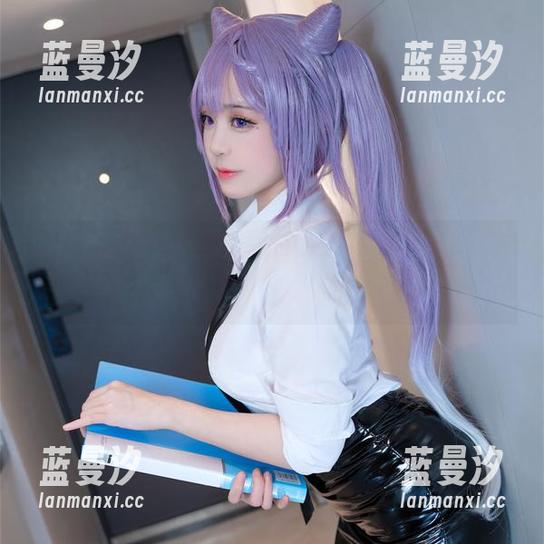 探索miko酱ww姐姐的图库资源，感受她的写真作品背后的故事.txt