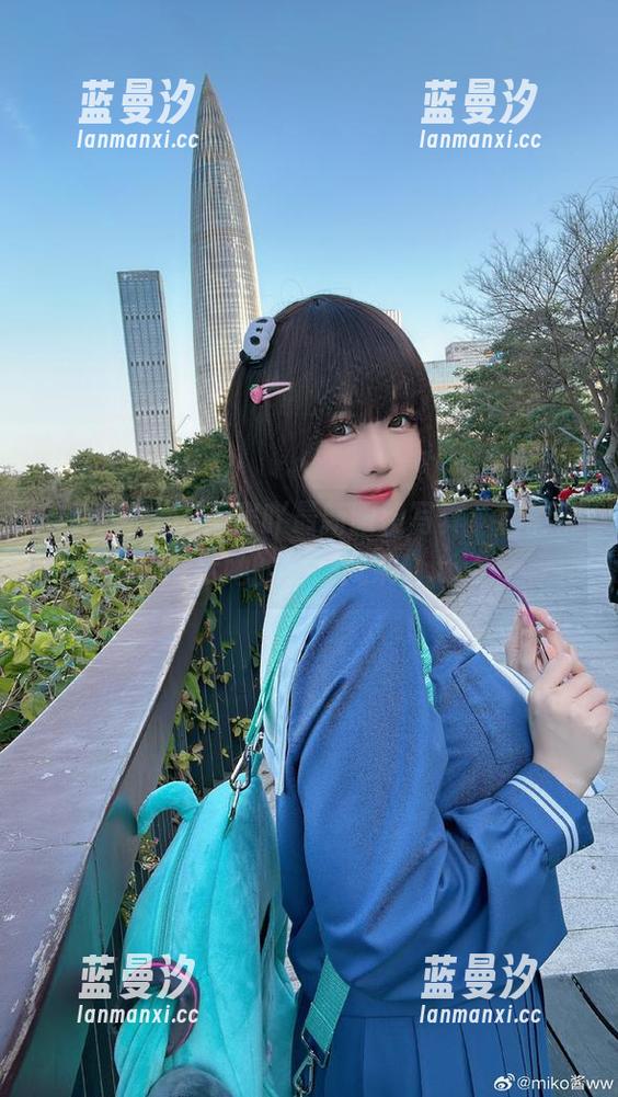 一起欣赏miko酱吖最新眼镜写真，精彩照片展示她的独特风采！.txt