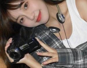pans – 思妍的白色写真图集，最新更新彰显出无与伦比的女性魅力.txt
