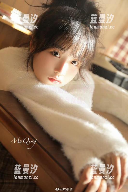 pans - 思思的高跟鞋写真实力：美图传递的女性自信与优雅！.txt