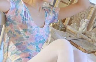 pans – 狐狸私拍礼服套图，记录下她独一无二的风格与魅力.txt