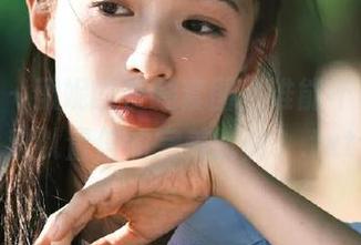 pans – 薇妮的长腿套图，谁能不吐槽这难以置信的完美比例？.txt