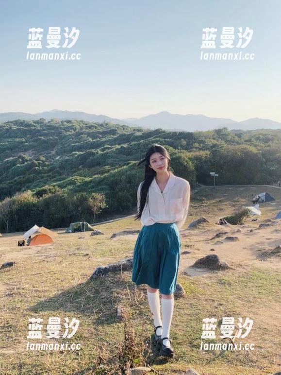 pans-锐锐 pans - 畅游锐锐的户外写真:沉浸在每张原图与图集的故事里.txt