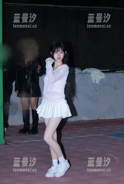 新鲜出炉！yui金鱼学妹最新图集更新，彰显青春活力与美丽！.txt