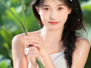 欣赏いくみ(育美)的优雅气质：Fantia-2023年合集独家套图资源展示.txt