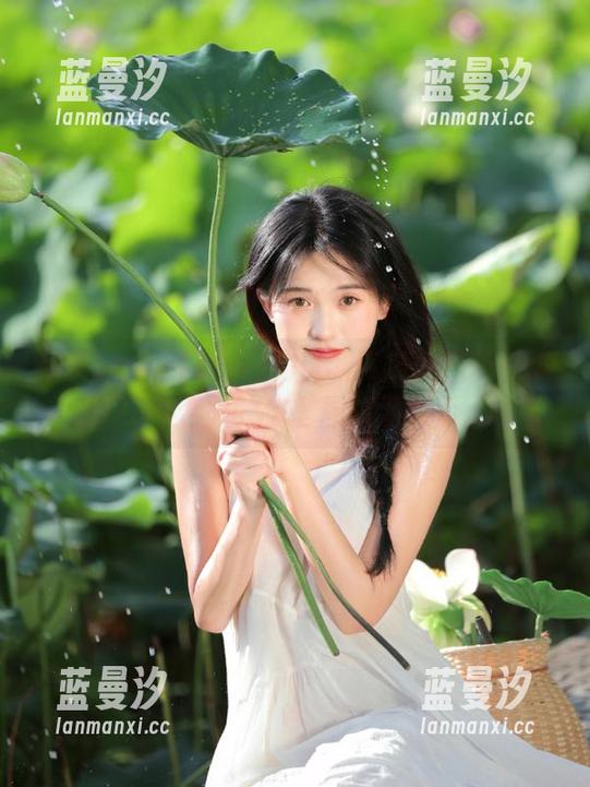 欣赏いくみ(育美)的优雅气质：Fantia-2023年合集独家套图资源展示.txt