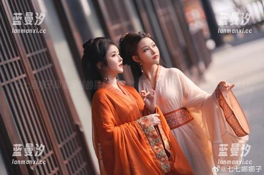七七娜娜子印象深刻的福利图集，㭴野牛牛女仆展现魅力无限！.txt