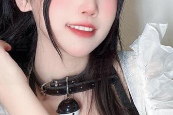 定制黑猫丝袜诱惑作品，跟随不呆猫探寻sensuality的极致体验.txt