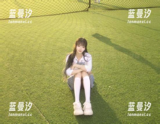 丝慕GIRL - 文欣泳衣写真集，展现完美曲线与自信气质，免费下载立即感受魅力！.txt