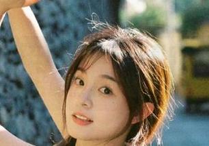 丽柜 – 畅游在AMY夏日写真中，感受每幅图片的热情与活力.txt
