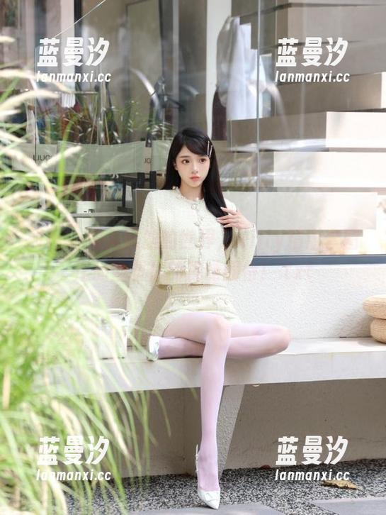 丽柜 - 深入黑丝的世界，Xilly精湛套图作品重塑你的视觉期待！.txt