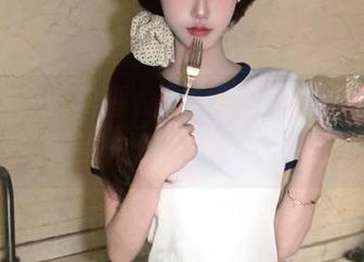 丽柜 – 子晴的睡衣作品集，图包中秀出她甜美与俏丽的一面，令你目不转睛！.txt