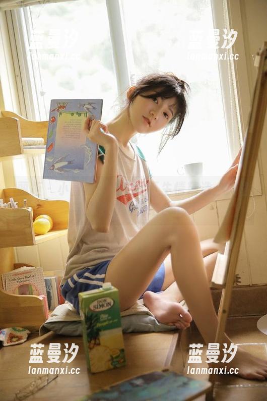 丽柜 - 小智贤带来的足下生情精选：风格与灵感的完美结合.txt