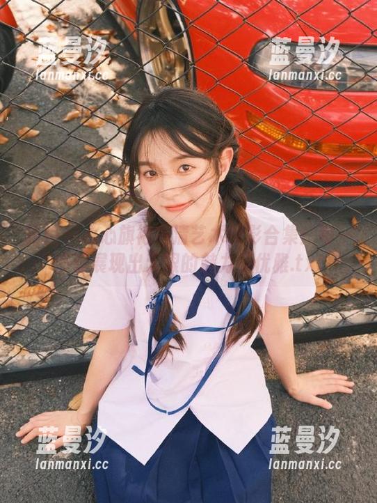 丽柜 - 心心旗袍高清艺术摄影合集：每一帧都展现出无限的魅力与优雅.txt