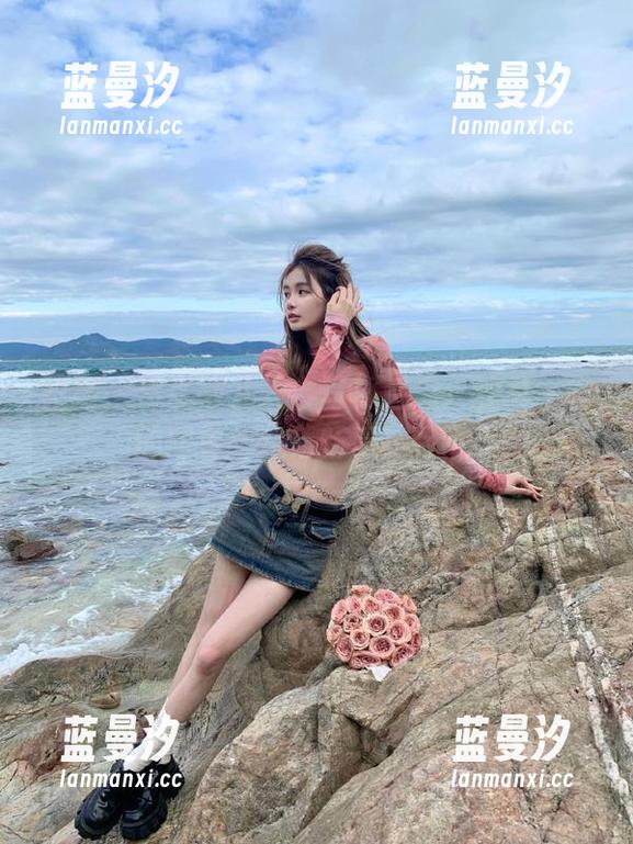 丽柜 - 尽享敏儿天台写真魅力：独具一格的图包与合集畅享体验.txt