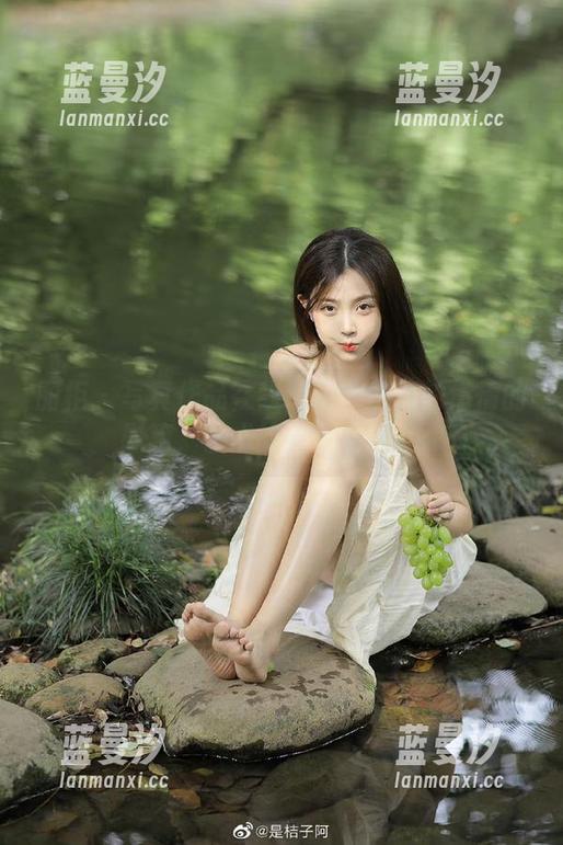 丽柜 - 写真作品在线展示：然然的伤情的慰籍，艺术的治愈之旅.txt